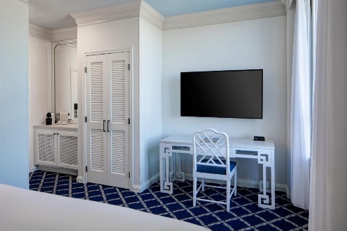 Grand Galvez Resort, Autograph Collection image 9